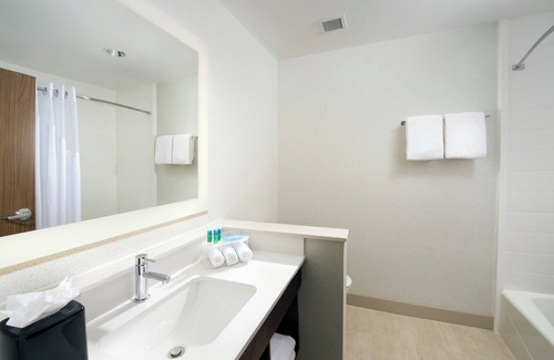New Braunfels Hotel | Holiday Inn Express & Suites New Braunfels by IHG