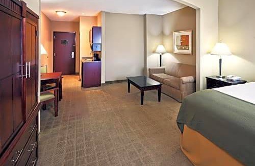 Shawnee Hotel | Holiday Inn Express Hotel & Suites Shawnee I-40, an IHG Hotel