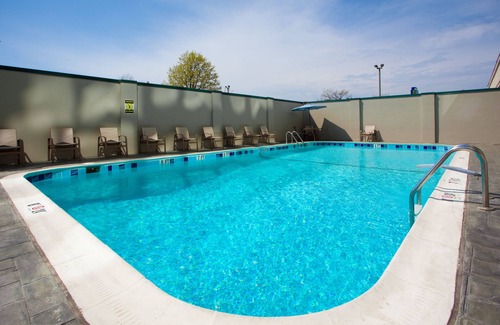 Springfield Hotel | Holiday Inn Express Springfield, an IHG Hotel