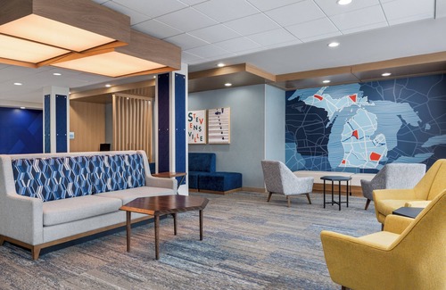 Stevensville Hotel | Holiday Inn Express & Suites Stevensville Benton Harbor by IHG