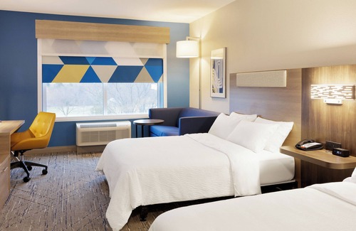 Stevensville Hotel | Holiday Inn Express & Suites Stevensville Benton Harbor by IHG