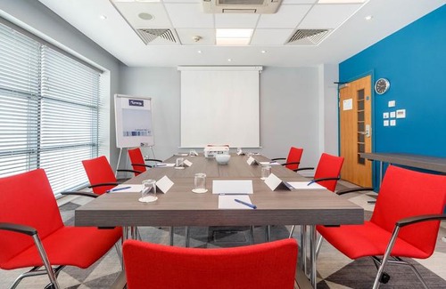 Walsall Hotel | Holiday Inn Express Walsall M6 J10