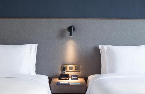 Lianhu Hotel | Holiday Inn Express Xi'an Ancient Town West by IHG