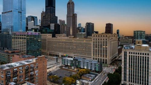 West Loop Hotel | Holiday Inn Hotel & Suites Chicago - Downtown by IHG