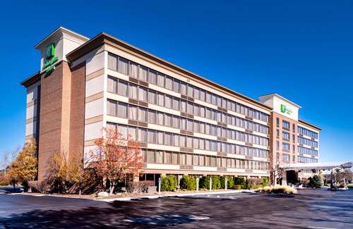 Warren Hotel | Holiday Inn Hotel & Suites Warren, an Ihg Hotel