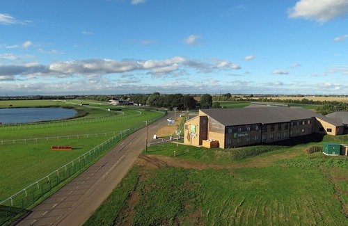 Brampton Hotel | Holiday Inn Huntingdon Racecourse, an Ihg Hotel