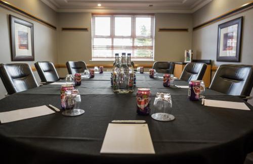 Salford Hotel | Holiday Inn Manchester West by IHG