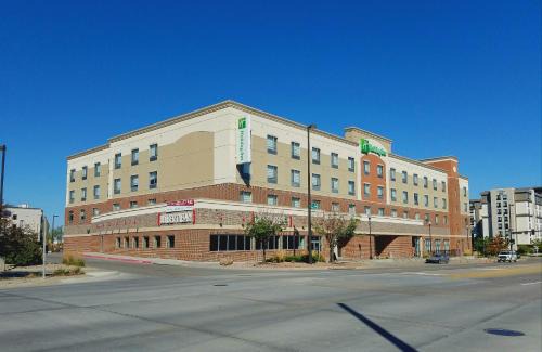 NoDo District Hotel | Holiday Inn Omaha Downtown - Waterpark by IHG