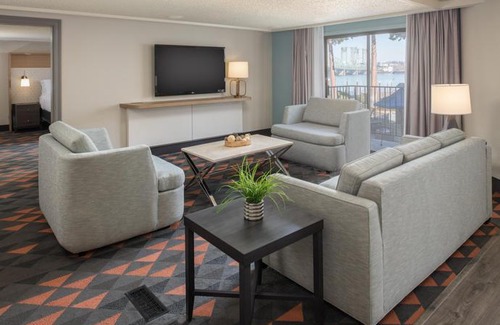Hayden Island Hotel | Holiday Inn - Portland - Columbia Riverfront An IHG Hotel