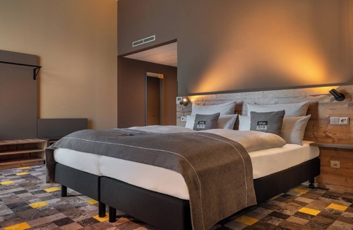 Oberesslingen Hotel | Holiday Inn - the niu, Timber Esslingen by IHG