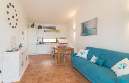 San Pasquale House | Holiday Home 'Dodi Uno' with Sea View, Wi-Fi and Air Conditioning