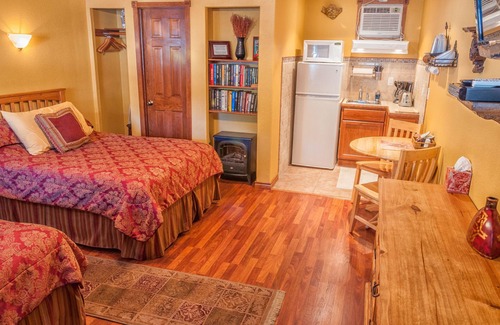 Canyon Lake Cabin | Holiday Lodge on Canyon Lake