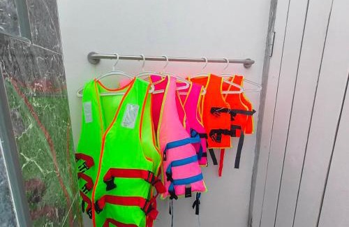 Bang Saen Ville House | Holiday Pool Villa Bangsean Chonburi - 3 Bedrooms Villas up to 12 people