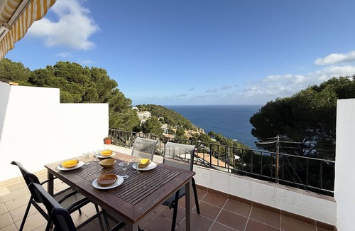Aiguablava Apartment | Holiday rental apartment with swimming pool in Begur, Sa Tuna