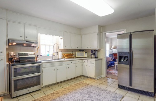 Columbiana House | HOLIDAY SALE at Cozy Columbiana Cottage!