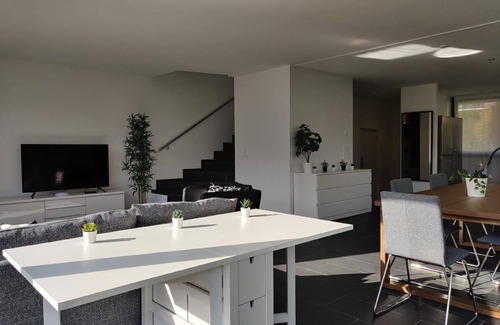 Ruetli House | Holiday villa by the lake 1