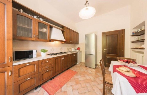 Pomaia House | Holiday villa 'Irene' with private pool