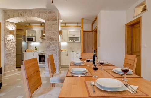 Selca Villa | Holidays for the soul (private heated pool)