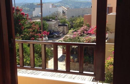 Sivas House | Holidays in a traditional stone house - experience original Crete