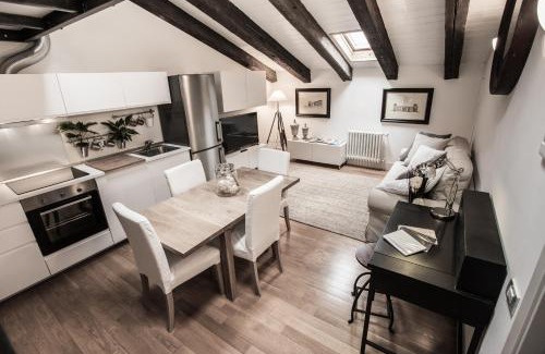 Trieste Old Town Apartment | Holländer Suite
