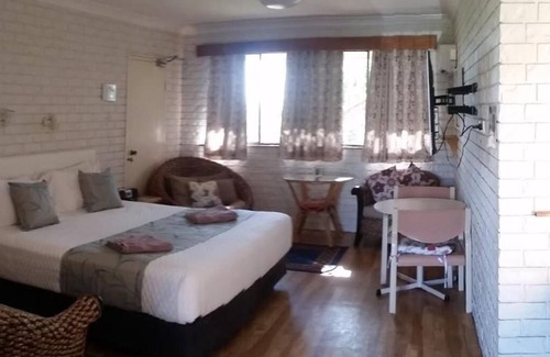 Holland Park West Hotel | Holland Park Motel