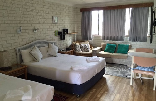 Holland Park West Hotel | Holland Park Motel