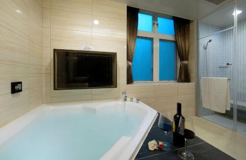 Anping Hotel | Holland Village Motel