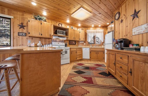 Rapid City Apartment | Holliday House Cabin