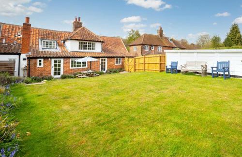 Westleton House | Holly Cottage