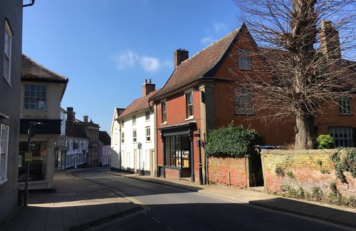 Framlingham Cottage | HOLLY COTTAGE, pet friendly, country holiday cottage in Framlingham