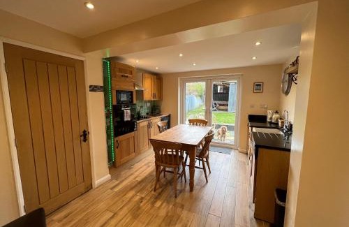 Lowestoft House | Holly Farm Cottage