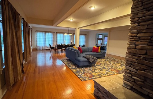 Catskill Cabin | HollyKissHudsonValley Full House + Renovated Upstairs Red Barn and Loft