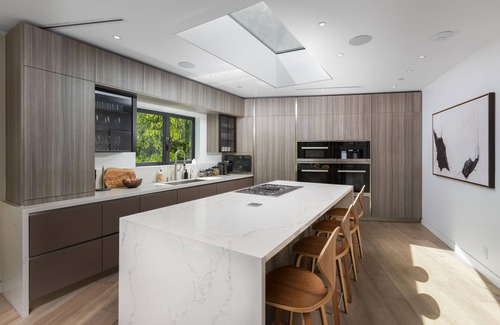 Hollywood Hills West House | Hollywood dream home beautifully designed and completely automated smart home.