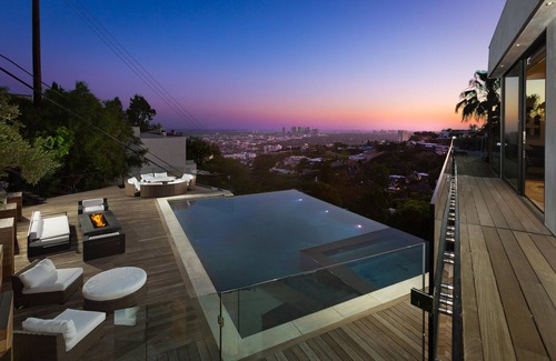 Hollywood Hills West House | Hollywood dream home beautifully designed and completely automated smart home.