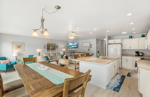 Wolf Creek House | Holter Lake at your fingertips