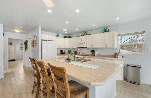 Wolf Creek House | Holter Lake at your fingertips