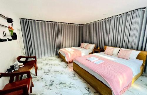 Kampot Hotel | Holy Villa