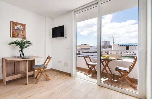 Las Palmas de Gran Canaria Apartment | Home2Book Cozy Seaside Apt Las Canteras Beach