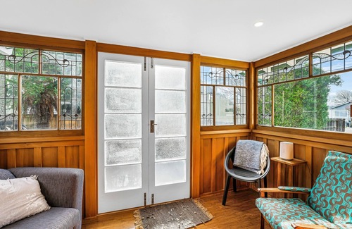 Somerfield House | Home away from home close to everything. Pet friendly.