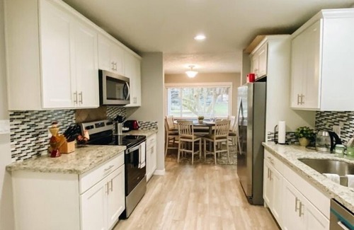 Minnehaha House | HOME AWAY FROM HOME 3 Bd 2 bath