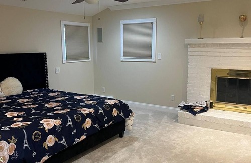 Dix Hills House | Home away from Home!! 5 minutes away from the restaurants and shopping plazas.