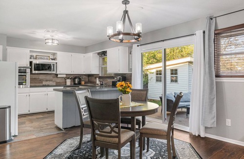 Shawnee House | Home away from home in Shawnee, 3 bed, 2 bath and full of charm!