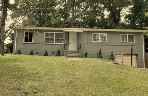 New Castle House | Home Away From Home!