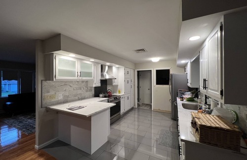 Naugatuck House | Home away from home