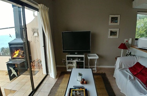 Froggy Farm Cottage | Home away from Home!