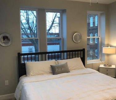 Capitol Hill Apartment | HOME AWAY HOME - Chic 2 BR Capitol Hill DC