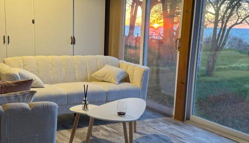 Town of Porter House | Home away on Lake Ontario