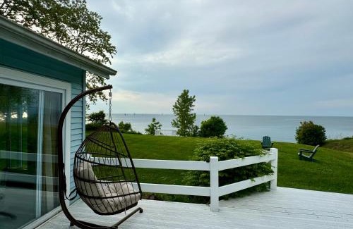 Town of Porter House | Home away on Lake Ontario