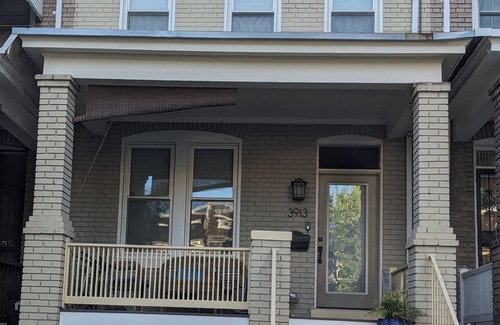 Columbia Heights Apartment | Home base for your DC adventures - near fun, great food, and public transport.n