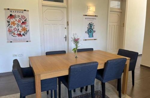 Mahane Israel Apartment | Home in Jerusalem